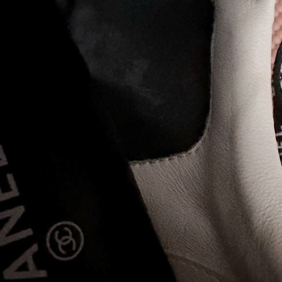 CHANEL Black and White Sneakers - Picture 7 of 16